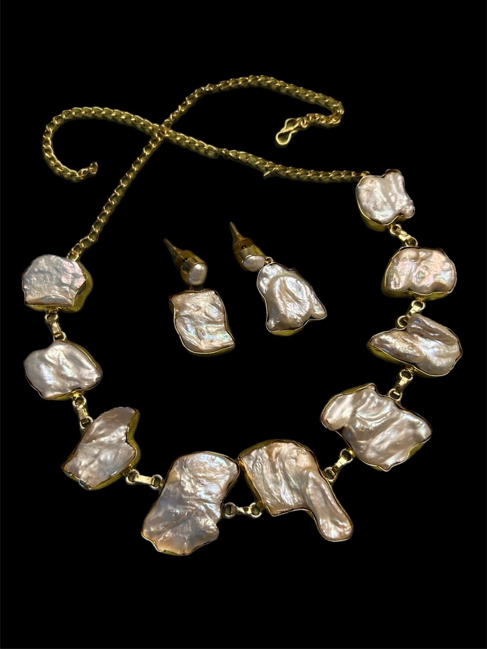 Absolutely Stunning,  Rare Baroque Pearl Necklace & Earring Set
SEE VIDEO